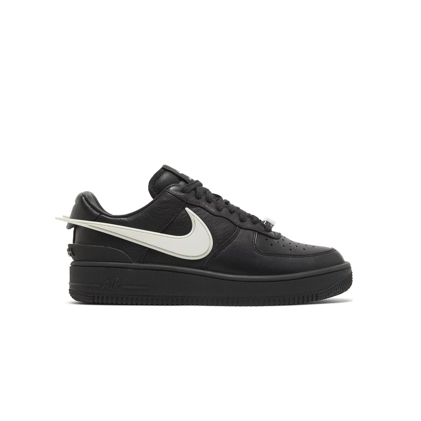 AIR FORCE 1 LOW	AMBUSH BLACK