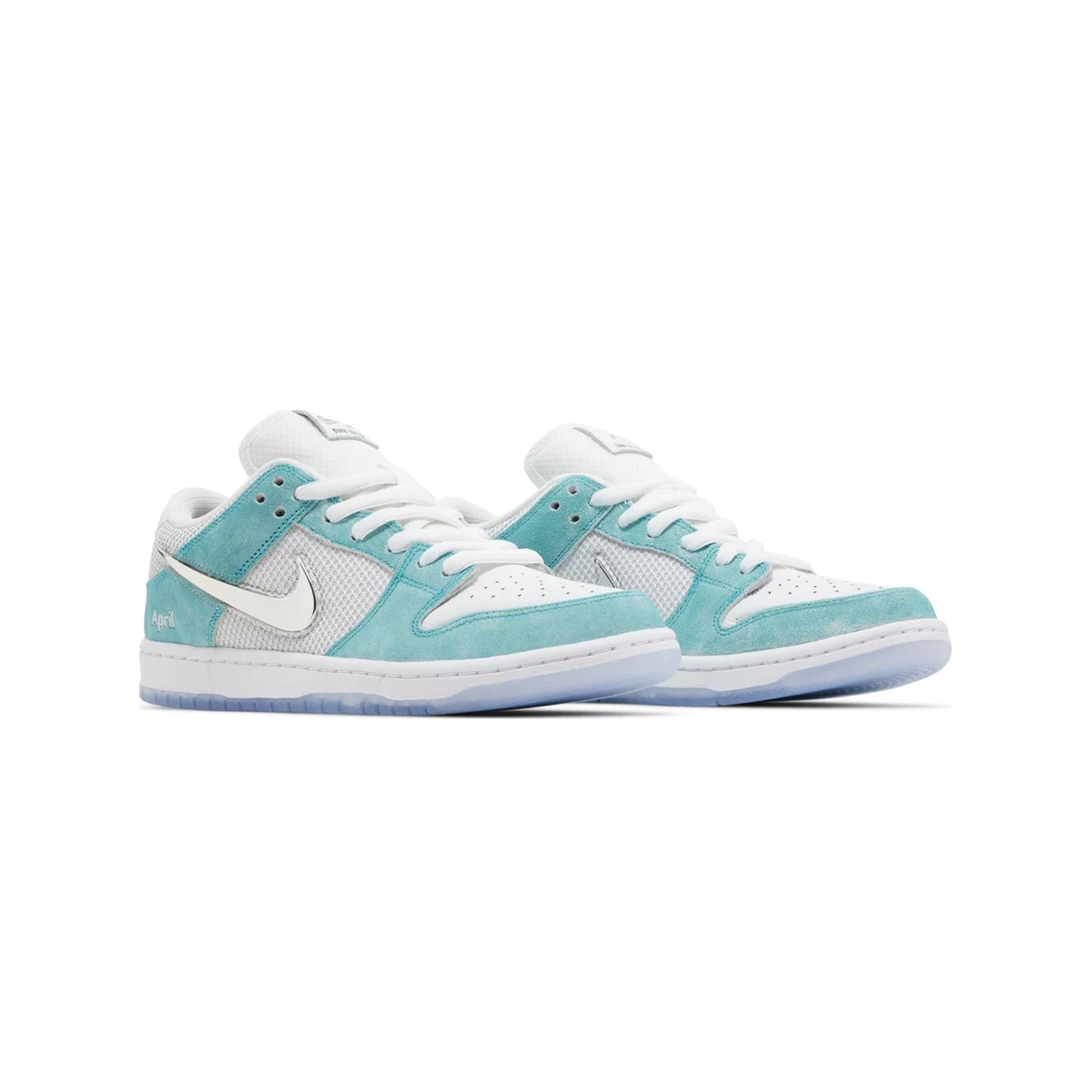 NIKE SB DUNK LOW APRIL SKATEBOARDS